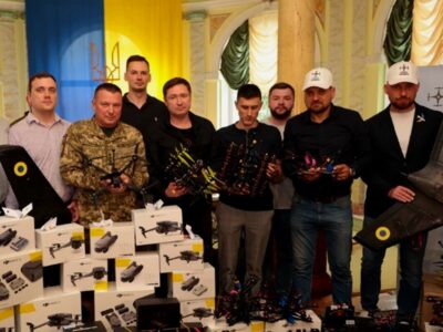 Українським захисникам передали на передову безпілотники та антидронові рушниці  