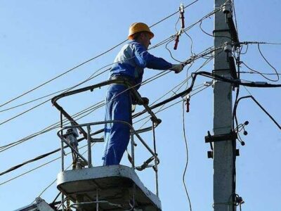 На Херсонщині через підрив Каховської ГЕС залишаються без світла понад 14 тисяч споживачів  