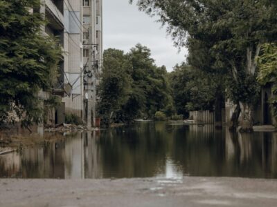 Рівень води в Каховському водосховищі щогодини знижується на 1-5 сантиметрів  