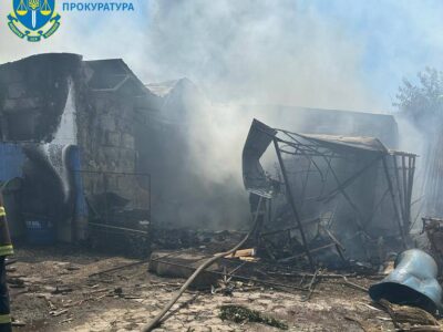 Армія рф вдарила по Херсону: загинуло двоє цивільних, ще двоє поранені  