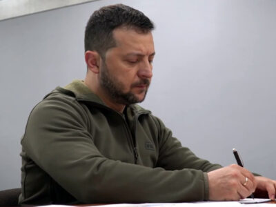 Глава держави на Херсонщині провів нараду з ліквідації наслідків підриву Каховської ГЕС  