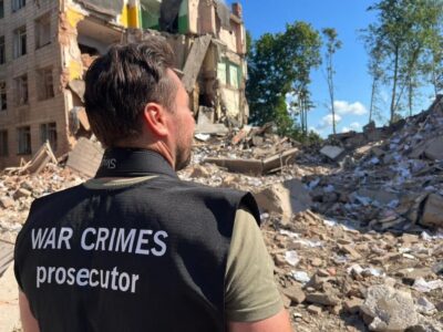 Внаслідок російського удару по закладу освіти в Сумах є загиблий і 6 поранених