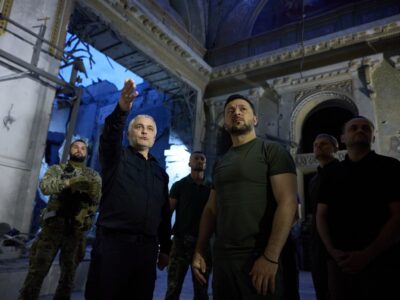 Президент оглянув руйнування Спасо-Преображенського кафедрального собору, спричинені російським терористичним обстрілом  