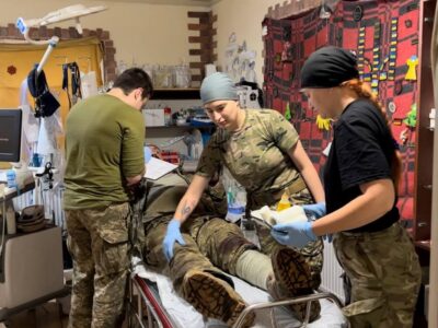 Фронтові янголи рятують поранених: репортаж із стабілізаційного пункту на Донеччині  