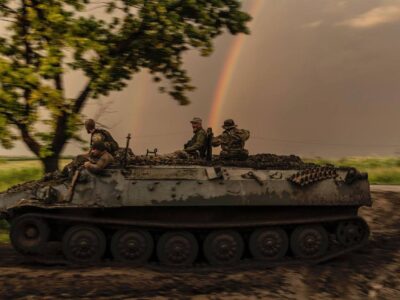 Україна завжди буде вдячною кожному і кожній, хто бʼється за неї — Володимир Зеленський  