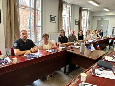 Українські правоохоронці у Франції запозичували досвід розслідування воєнних злочинів стосовно дітей  