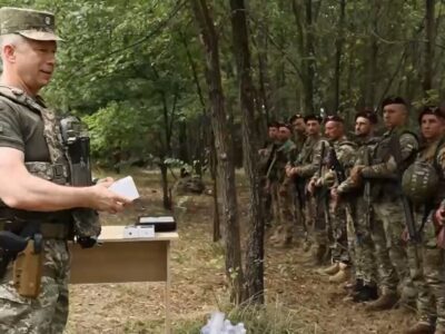 Генерал-полковник Олександр Сирський відвідав військових на передньому краї  