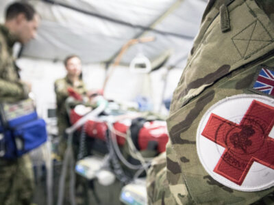 Хірурги британської військової медичної служби навчають українських лікарів  