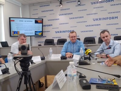 Сім причин звільнити Крим: у столиці відбувся публічний діалог за участю громадських активістів  