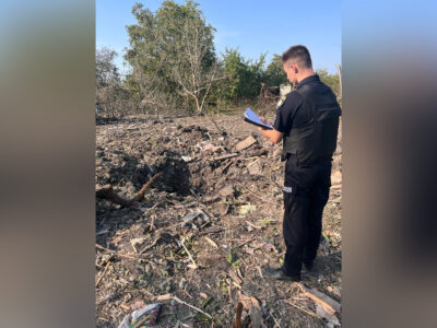 Пошкоджені приватні будинки та автівки: наслідки ракетної атаки рф по Кривому Рогу  