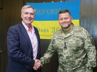 Головнокомандувач ЗСУ провів зустріч із начальником Штабу оборони Великої Британії у Києві  