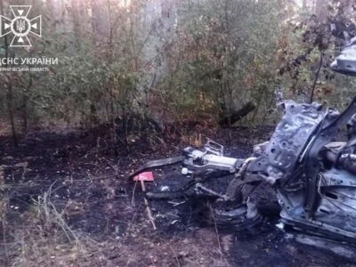 На Чернігівщині автомобіль підірвався на боєприпасі: двоє дорослих загинуло, двоє дітей у лікарні  