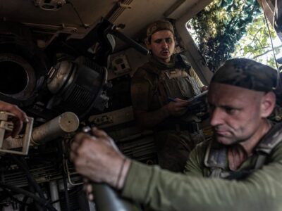 Україна у війні. І хто не б’ється на передовій, той має допомагати битися — Володимир Зеленський  