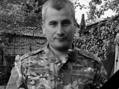 В останнє повернувся до свого дому: на Львівщині попрощалися із захисником Валерієм Бараном  