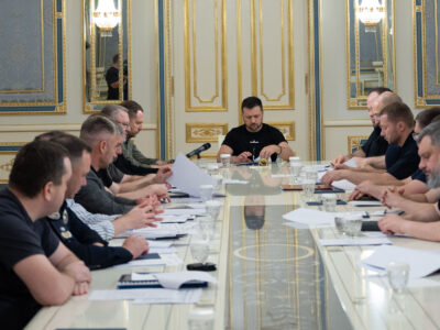 Володимир Зеленський провів нараду щодо посилення стійкості демократії в Україні  