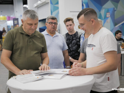 Центр досліджень воєнної історії ЗС України презентував свою друковану продукцію на книжковому фестивалі KyivBookFest  