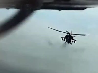 «Криворукі якісь»: два ворожі вертольоти та літак не змогли збити український БПЛА  