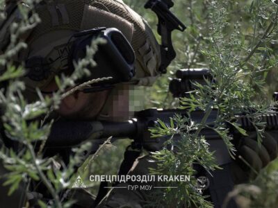 З вами Україна завжди на кілька кроків попереду — Президент привітав розвідників із професійним святом  