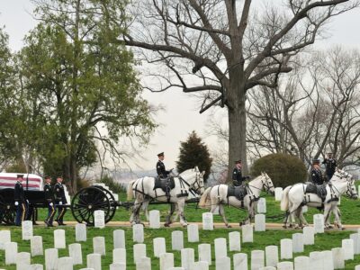 Україна використає Арлінгтонський цвинтар у США як зразок для створення Національного військового меморіалу  