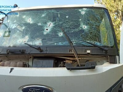 Черговий удар по Херсону: важкі поранення дістали двоє осіб  