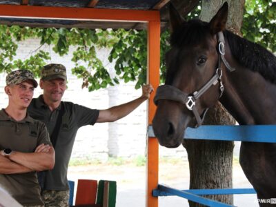 Близько 600 захисників та захисниць пройшли іпотерапію в центрі «Спіріт»  