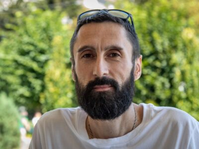 Обов’язково повернусь до побратимів, аби нищити російську наволоч — поранений морпіх Артем  