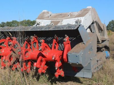 Рятувальники опановують нову техніку для гуманітарного розмінування  