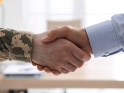 Сотні вакансій, сертифікати на навчання, курси з перекваліфікації, гранти на власну справу — як знаходять нову роботу ветерани Вінниччини  