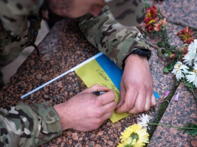Прийде час, коли ми будемо святкувати в мирі й безпеці дні наших міст — Володимир Зеленський  