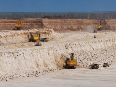 Окупанти планують «легалізувати» розкрадання українських надр на Донеччині  