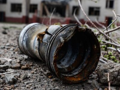 Армія рф знову вдарила по Херсону: дві жінки дістали поранення  