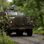 Як лагодять британські бронемашини на передовій