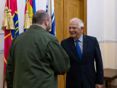 Рустем Умєров та Жозеп Борелль обговорили військову допомогу ЄС Україні  