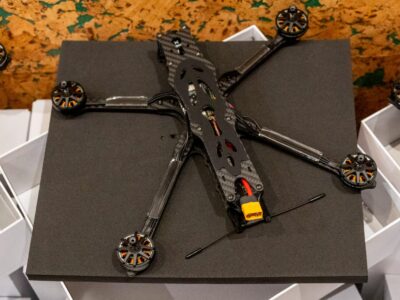 Воїни ГУР МО України отримали FPV-дрони від волонтерів з Черкас  