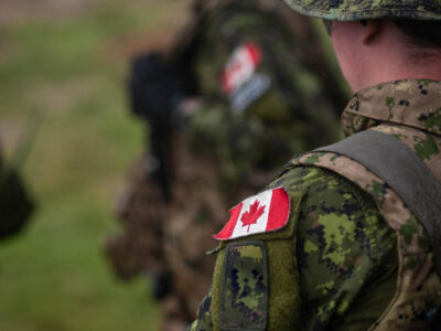 Канадські інструктори навчальної місії UNIFIER тренують українських новобранців на території Великої Британії  