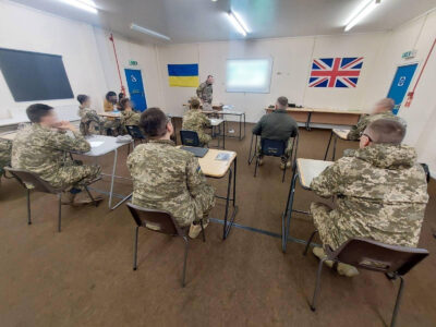 У Британії почався курс контролю бойового стресу для офіцерів-психологів ЗСУ  