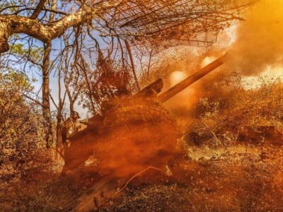 Президент: Знищувати ворога й захищати людей — це фундамент існування нашої держави  