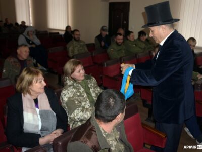 На Харківщині відомі артисти виступили перед пораненими воїнами  