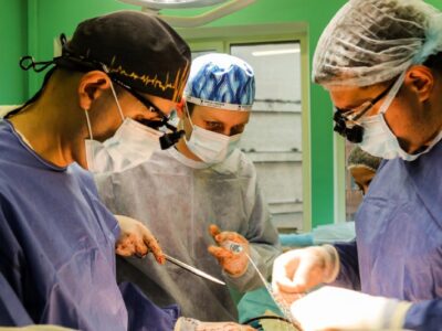 Військові хірурги впроваджують нові стандарти в лікуванні важкопоранених воїнів  
