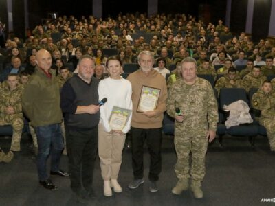 Легенди українського кіно зустрілись з військовими у Львові  