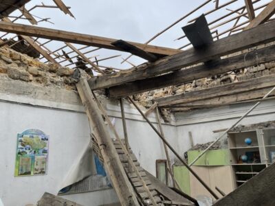 По Херсонщині війська рф випустили понад 500 снарядів: пошкоджено житлові квартали та навчальний заклад  