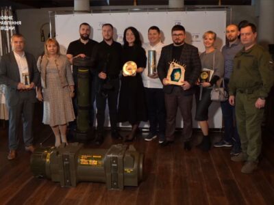 11 мільйонів гривень на спецтранспорт для розвідників зібрали на благодійному аукціоні у Дніпрі  