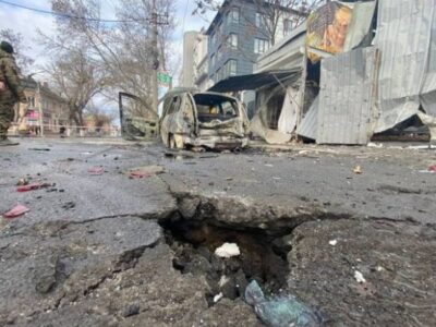 Навчальний заклад, завод, житлові квартали: росіяни за добу 108 разів обстріляли Херсонщину  