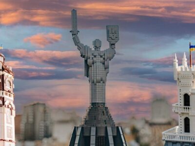 У Києві презентували унікальну модель монумента «Україна-мати» з конструктора  