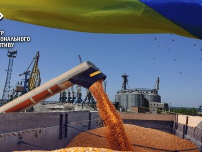 росіяни вивозять зерно з ТОТ