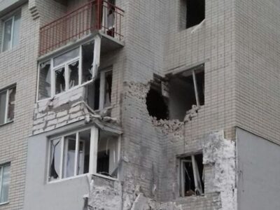 російські війська обстріляли Херсон: троє поранених  