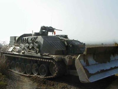 NM189 Ingeniørpanservogn: норвезький саперний танк, який багнюки не боїться  