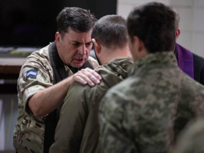 Військові капелани підтримують українських воїнів на навчаннях у Великій Британії  