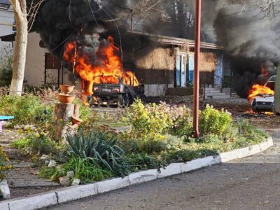 росіяни обстріляли Херсон, зафіксовано влучання в будівлю лікарні  