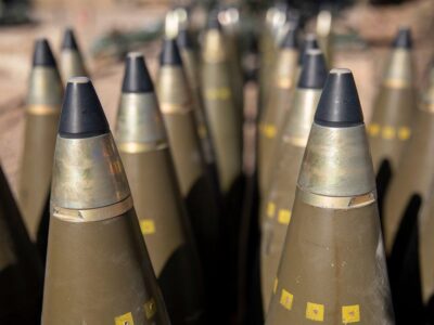 В ЄС впевнені, що зможуть виробити мільйон снарядів для України до весни  